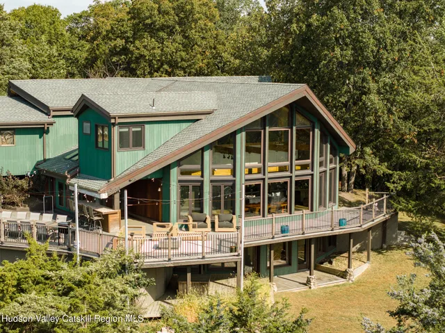 $1,975,000 | 69 Cedar Pond Lane, Chester, NY 10918