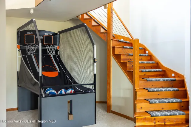 $1,975,000 | 69 Cedar Pond Lane, Chester, NY 10918