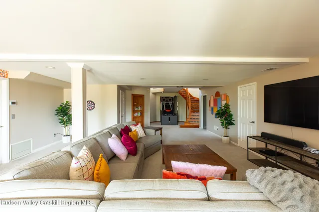 $1,975,000 | 69 Cedar Pond Lane, Chester, NY 10918