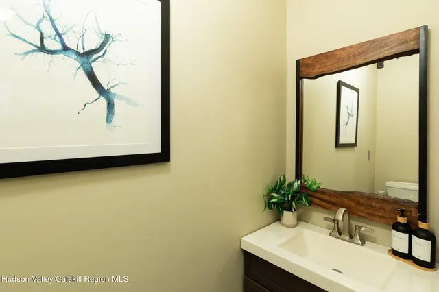 $1,975,000 | 69 Cedar Pond Lane, Chester, NY 10918