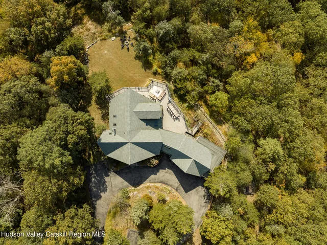 $1,975,000 | 69 Cedar Pond Lane, Chester, NY 10918