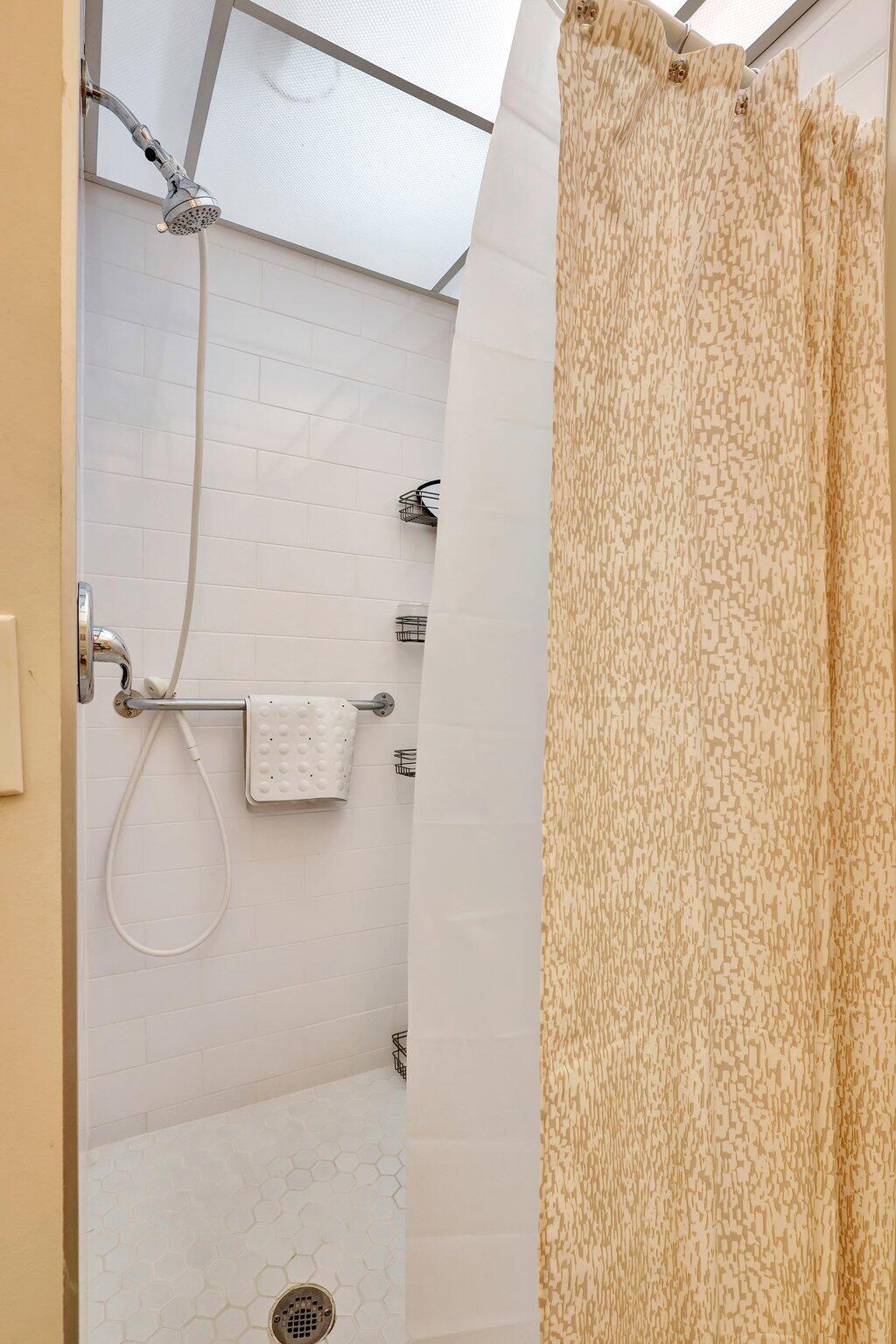 825 East Normandy Delray Beach, Unit R Delray Beach, FL 33484 - Photo 13 of 22 13-web-or-mls-_82A6400
