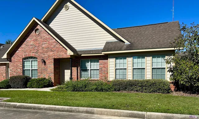 $290,000 | 7111 Village Charmant Saint George La, Unit 55, Baton Rouge, LA 70809