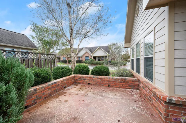 $290,000 | 7111 Village Charmant Saint George La, Unit 55, Baton Rouge, LA 70809