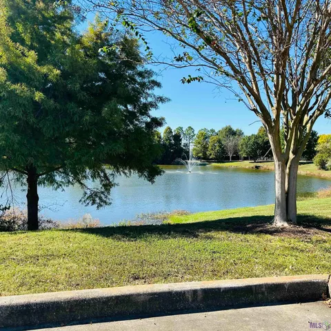 $290,000 | 7111 Village Charmant Saint George La, Unit 55, Baton Rouge, LA 70809