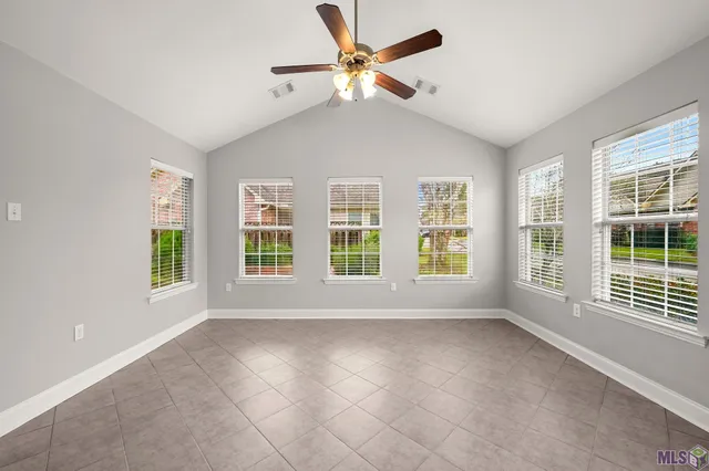 $290,000 | 7111 Village Charmant Saint George La, Unit 55, Baton Rouge, LA 70809