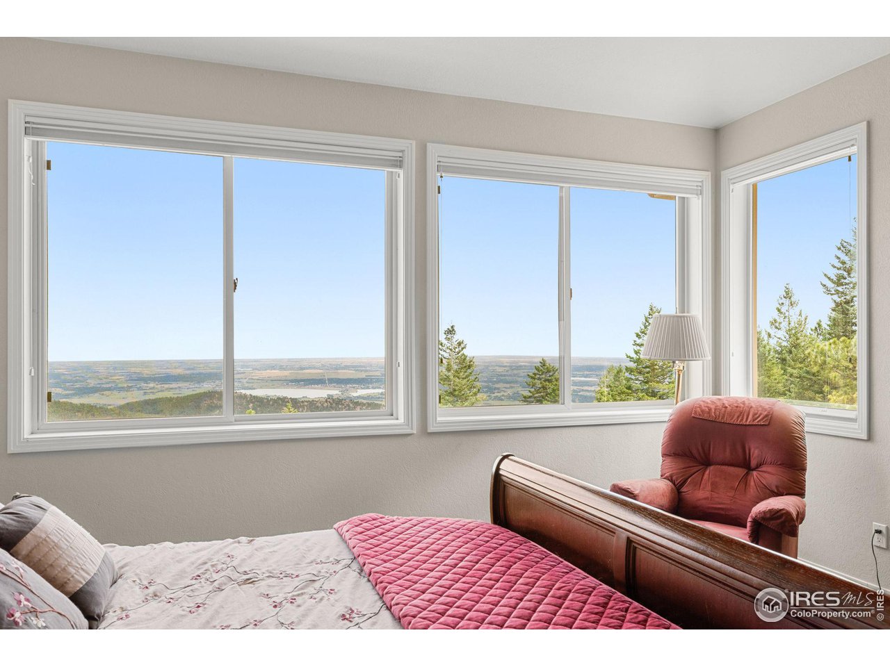 309 Sunrise Lane Boulder, CO 80302 - Photo 17 of 40 a living room with furniture and a window