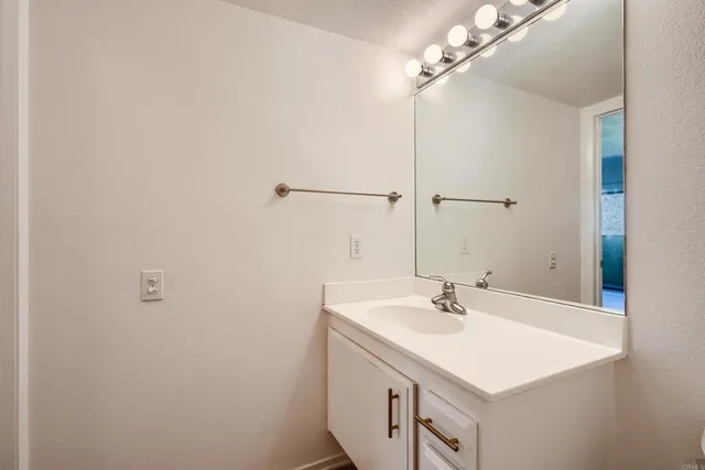 $4,700 | 3253 Caminito Eastbluff, Unit 28, La Jolla, CA 92037