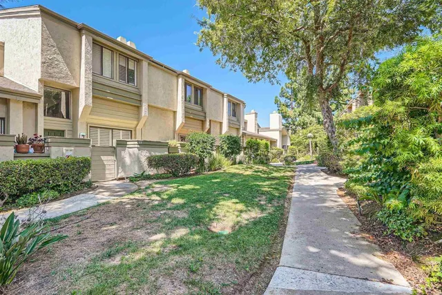 $4,700 | 3253 Caminito Eastbluff, Unit 28, La Jolla, CA 92037