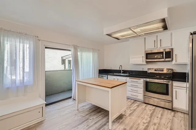 $4,700 | 3253 Caminito Eastbluff, Unit 28, La Jolla, CA 92037