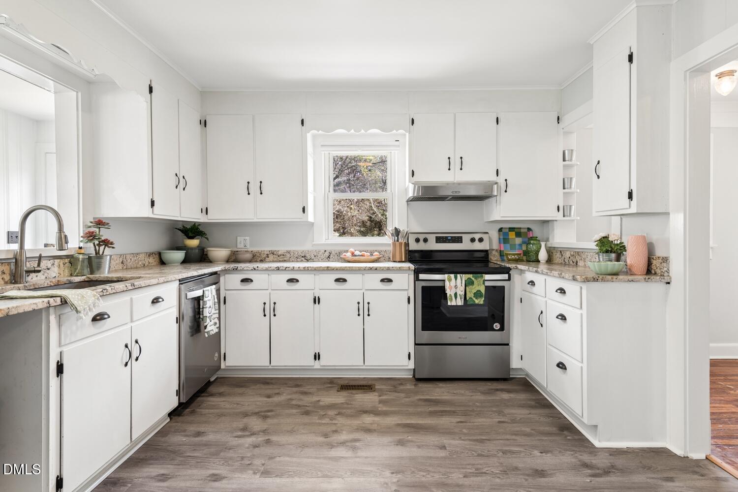 414 South Maple Street Graham, NC 27253 - Photo 8 of 42 8