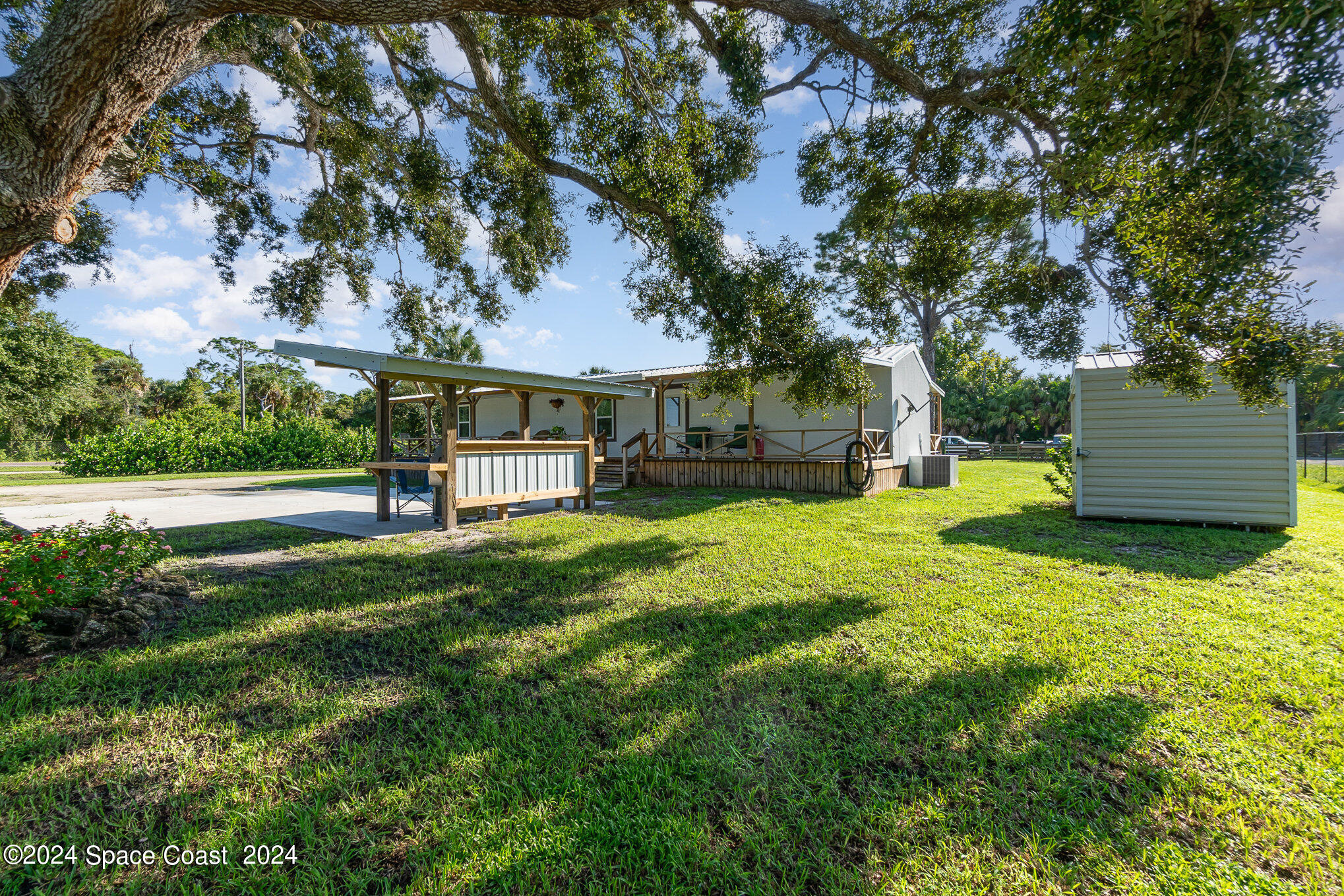 8110 Pine Ridge Trail Sebastian, FL 32976 - Photo 23 of 33 025_bwm04418-edit
