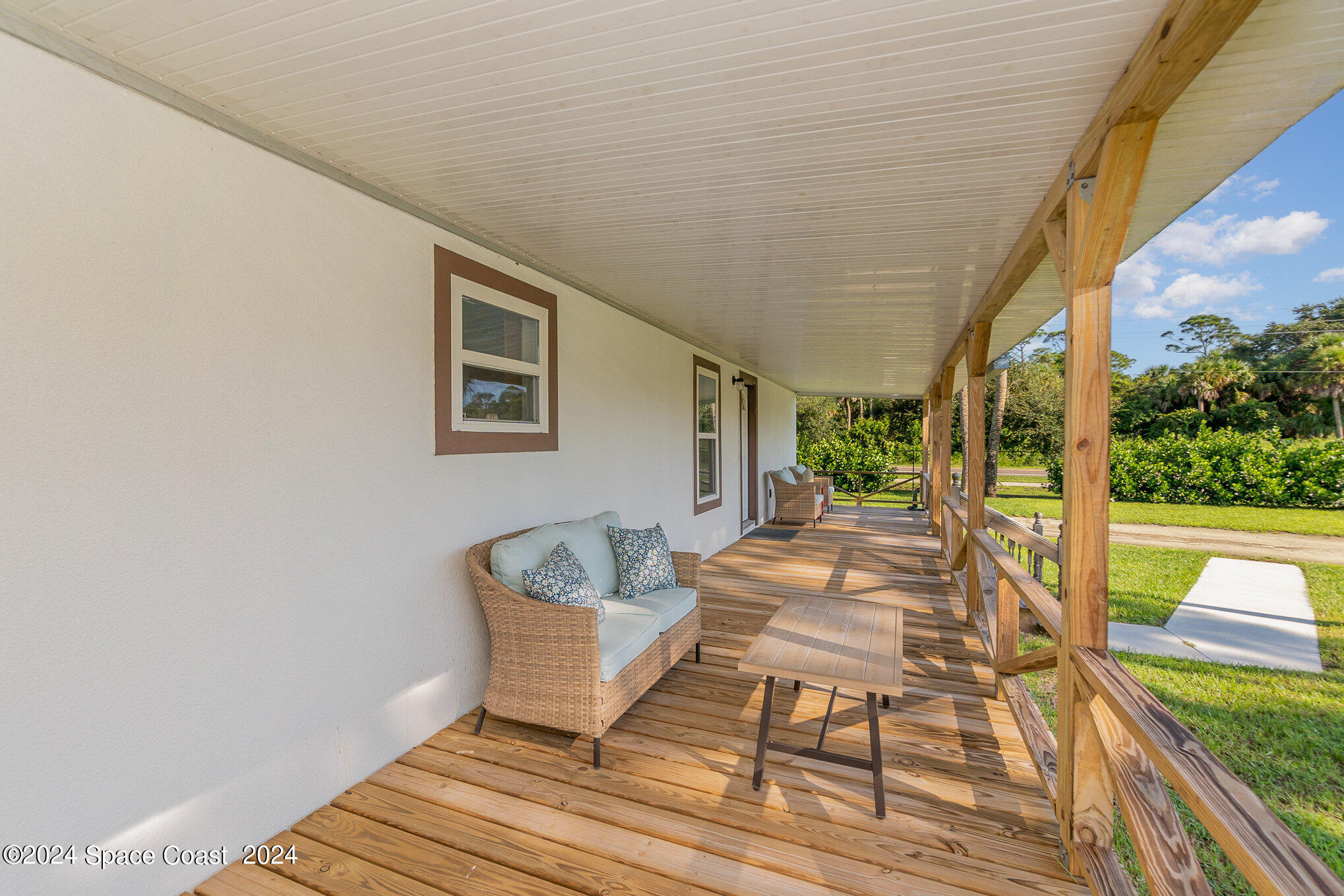 8110 Pine Ridge Trail Sebastian, FL 32976 - Photo 6 of 33 003_bwm04419-edit