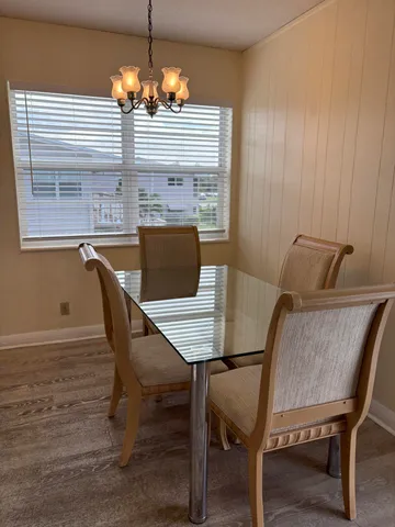 a picture of a wall with a picture on a wall