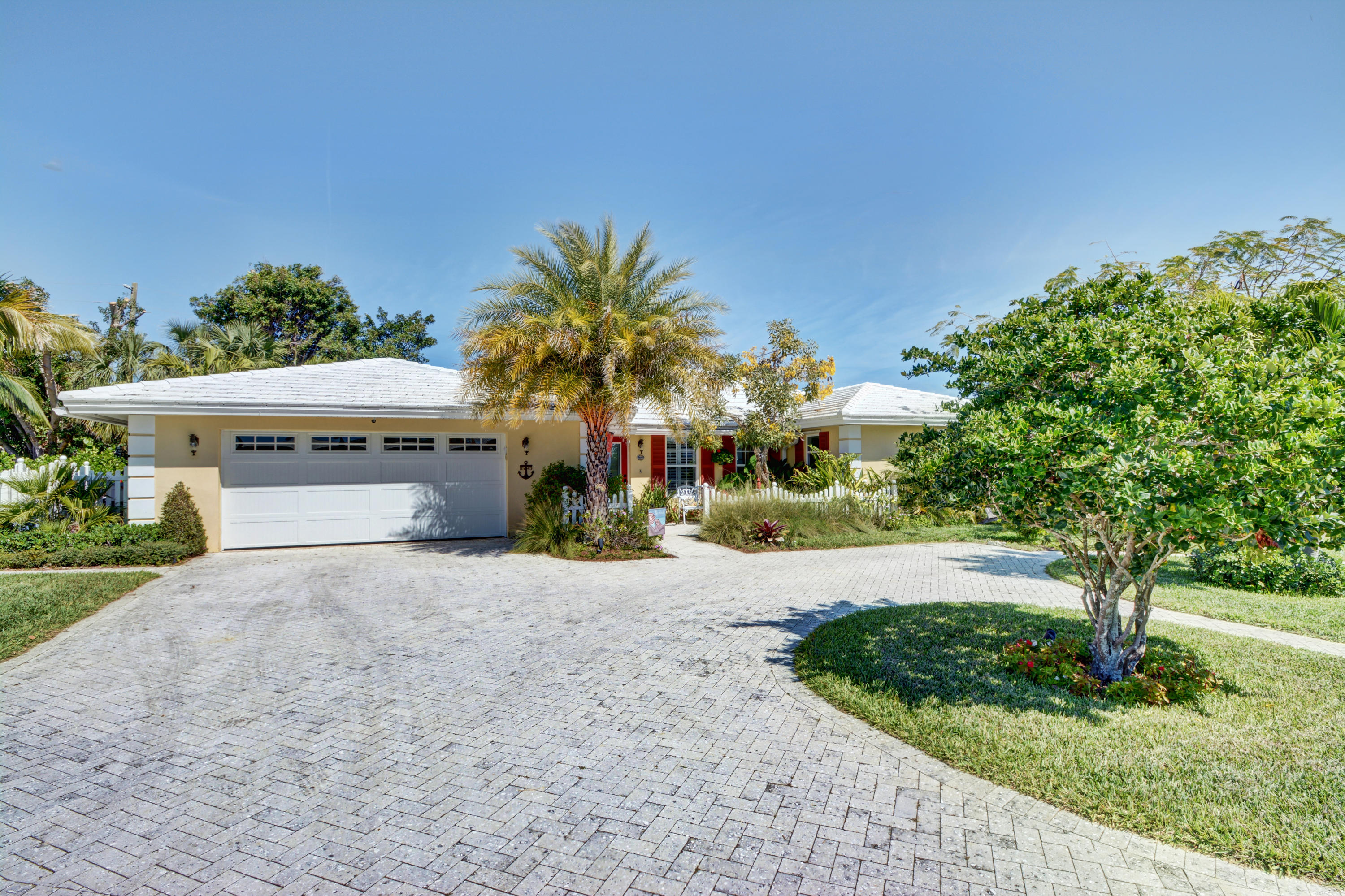 8543 Southeast Seagrape Way Hobe Sound, FL 33455 - Photo 2 of 44 sps_8738_39_40_41_42