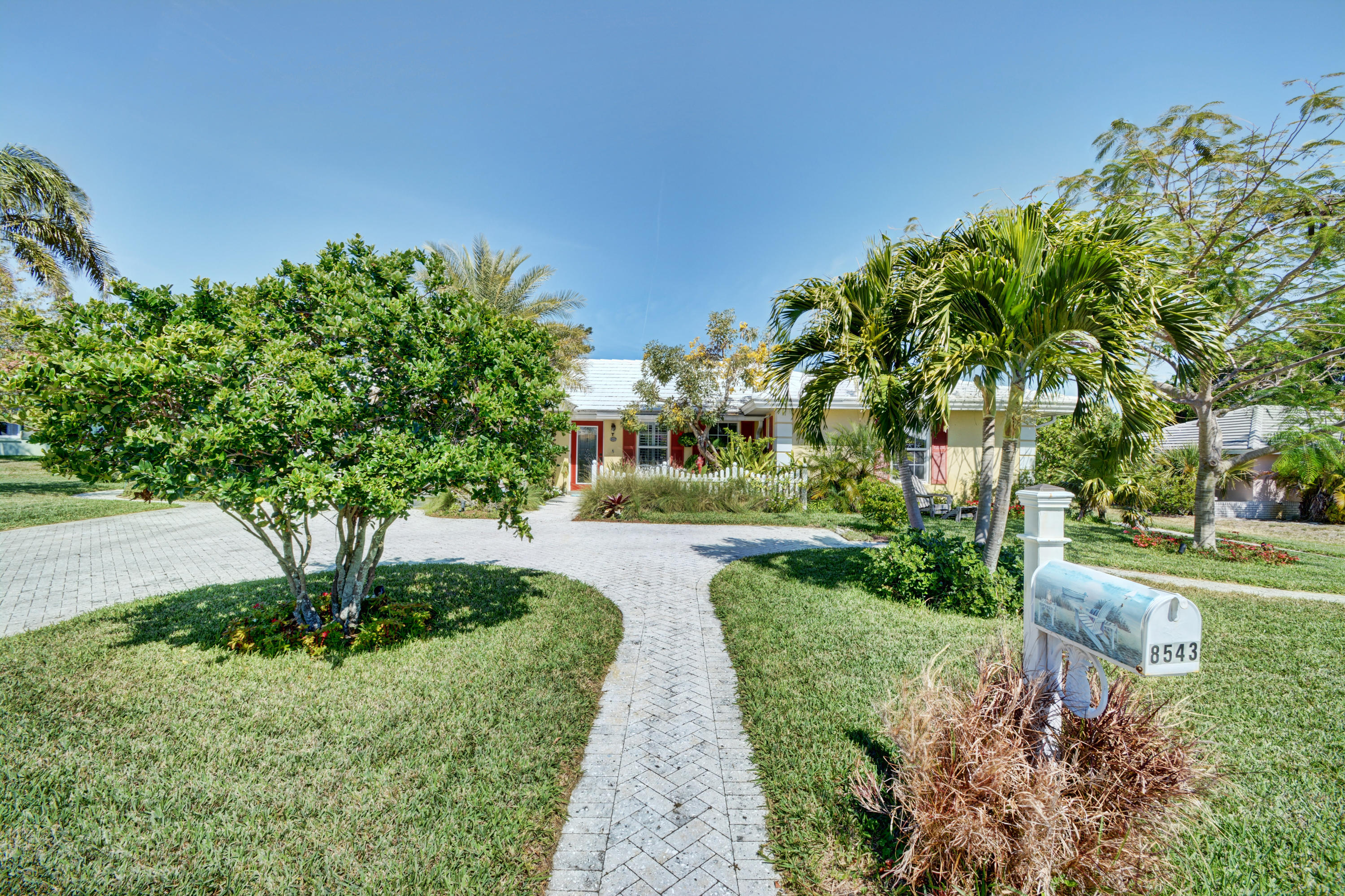 8543 Southeast Seagrape Way Hobe Sound, FL 33455 - Photo 3 of 44 sps_8743_4_5_6_7