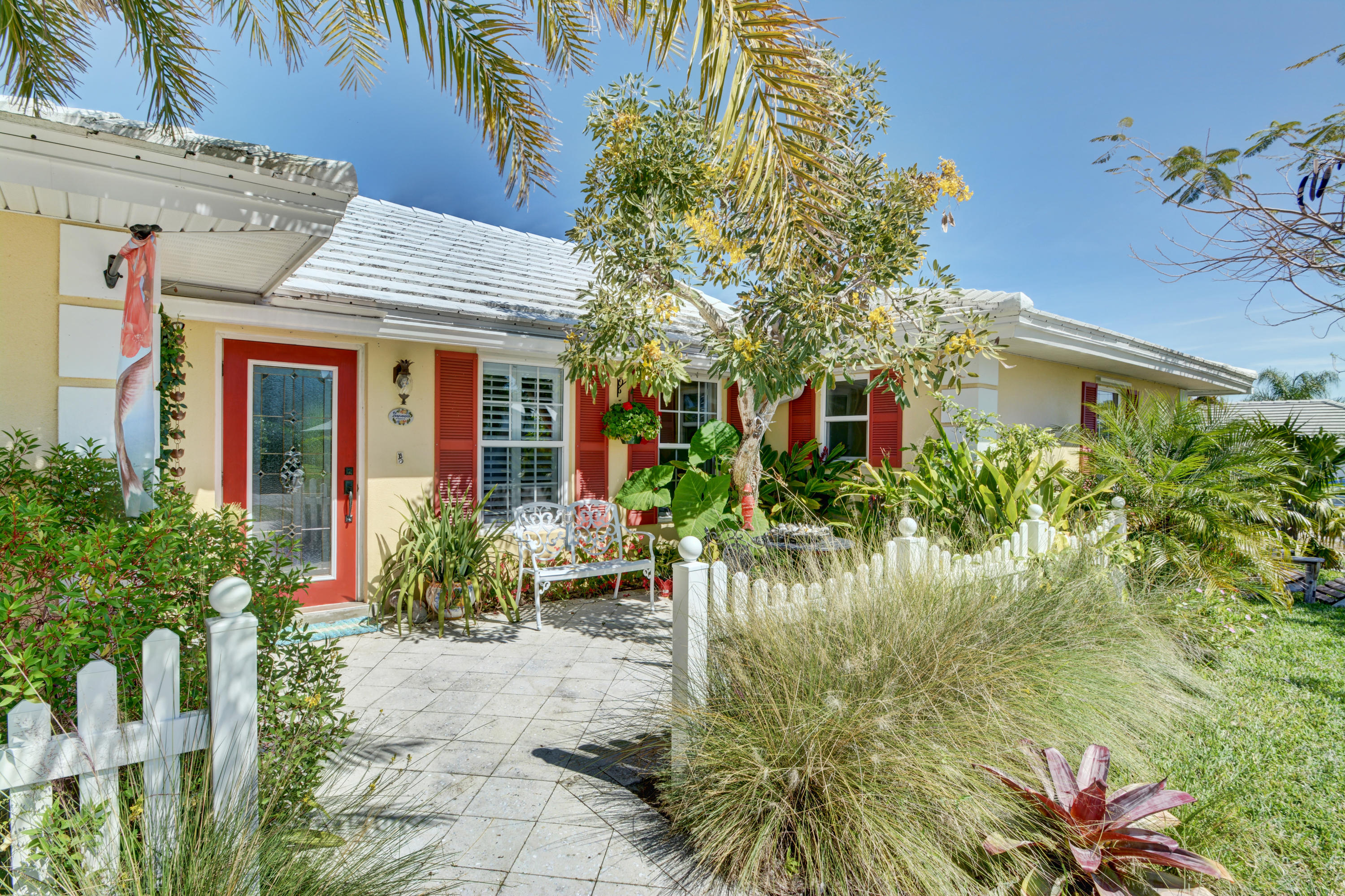 8543 Southeast Seagrape Way Hobe Sound, FL 33455 - Photo 6 of 44 sps_8758_59_60_61_62