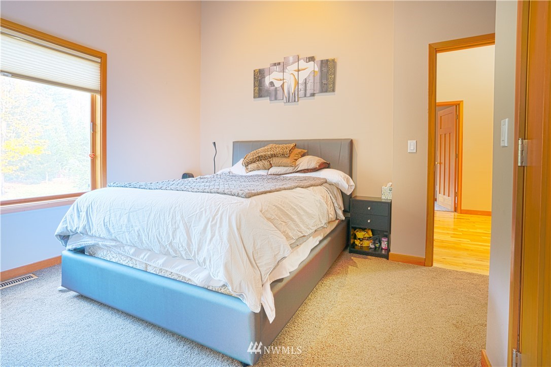 16841 Southeast Jones Road Renton, WA 98058 - Photo 12 of 23 Gallery Image 12