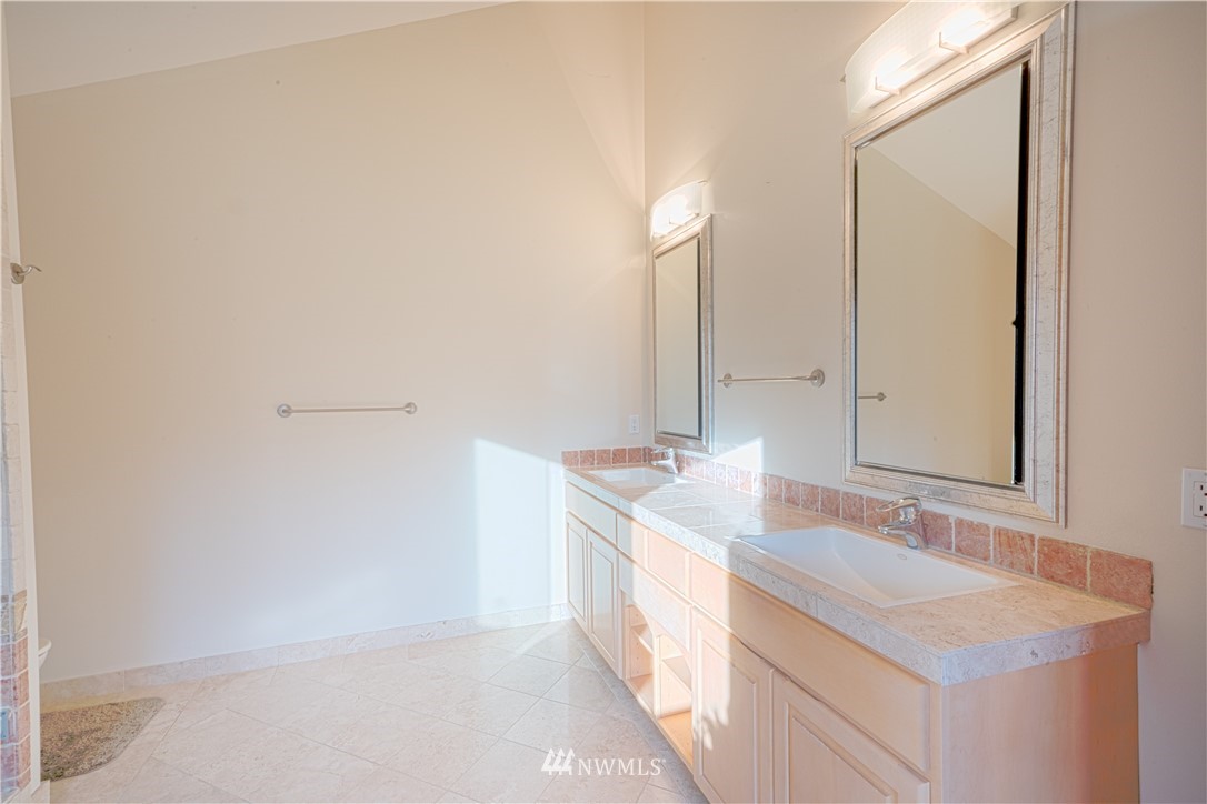 16841 Southeast Jones Road Renton, WA 98058 - Photo 18 of 23 Gallery Image 18