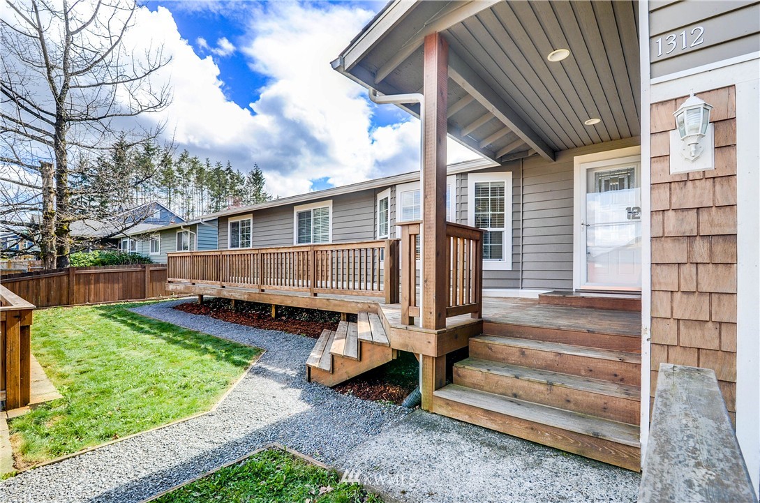 1312 183rd Street Southeast Bothell, WA 98012 - Photo 2 of 22