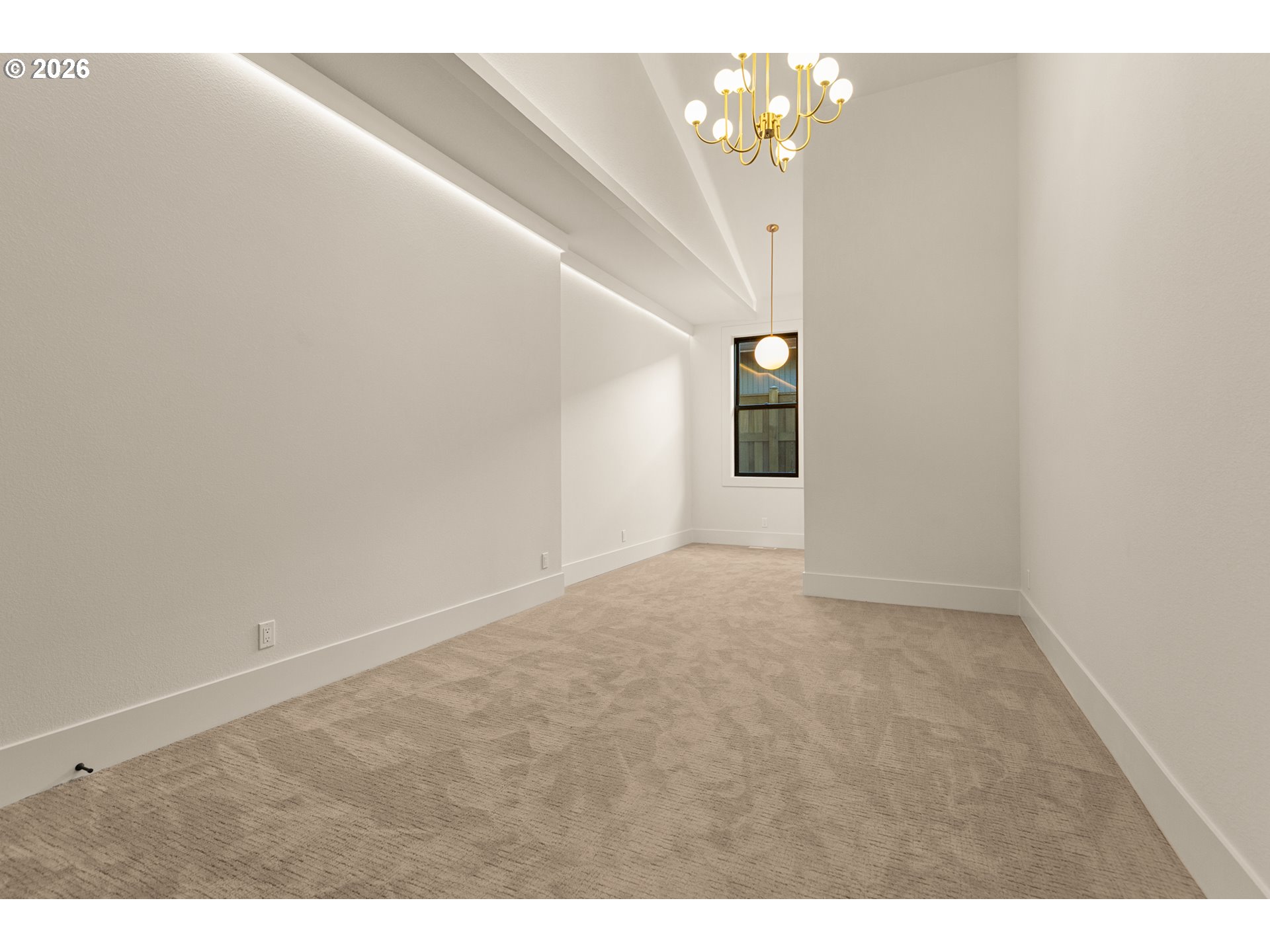 17763 Kelok Road Lake Oswego, OR 97034 - Photo 35 of 48 Owner's Suite Bedroom