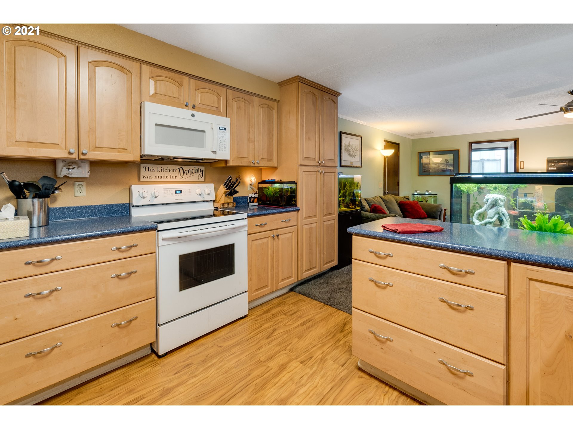 4940 Southwest 185th Avenue Aloha, OR 97078 - Photo 11 of 30 Gallery Image 11
