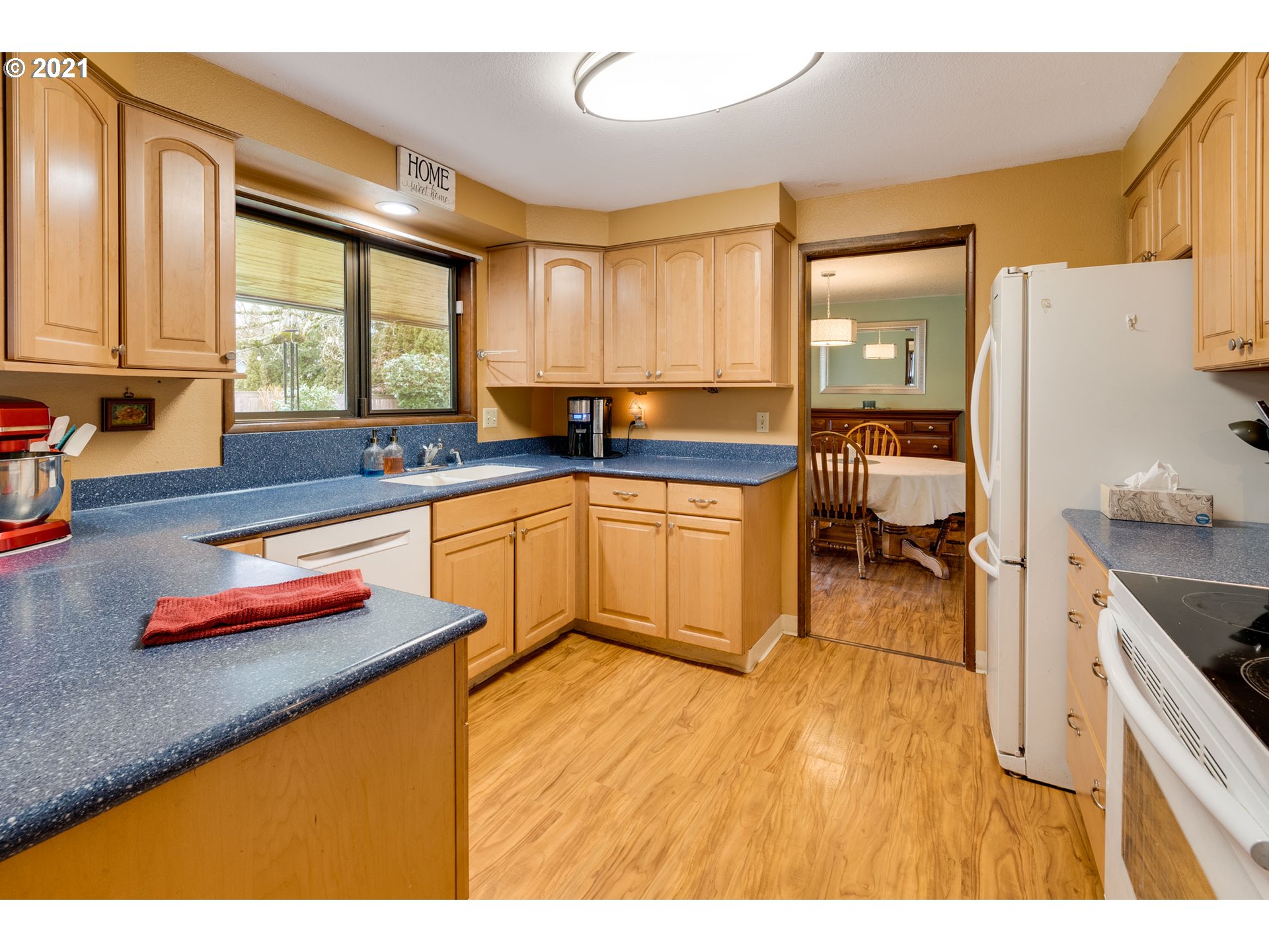 4940 Southwest 185th Avenue Aloha, OR 97078 - Photo 10 of 30 Gallery Image 10