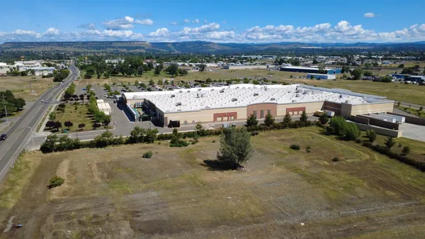 $180,000 | 2691 Feather River Boulevard, Oroville, CA 95965