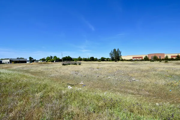 $180,000 | 2691 Feather River Boulevard, Oroville, CA 95965