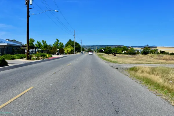 $180,000 | 2691 Feather River Boulevard, Oroville, CA 95965