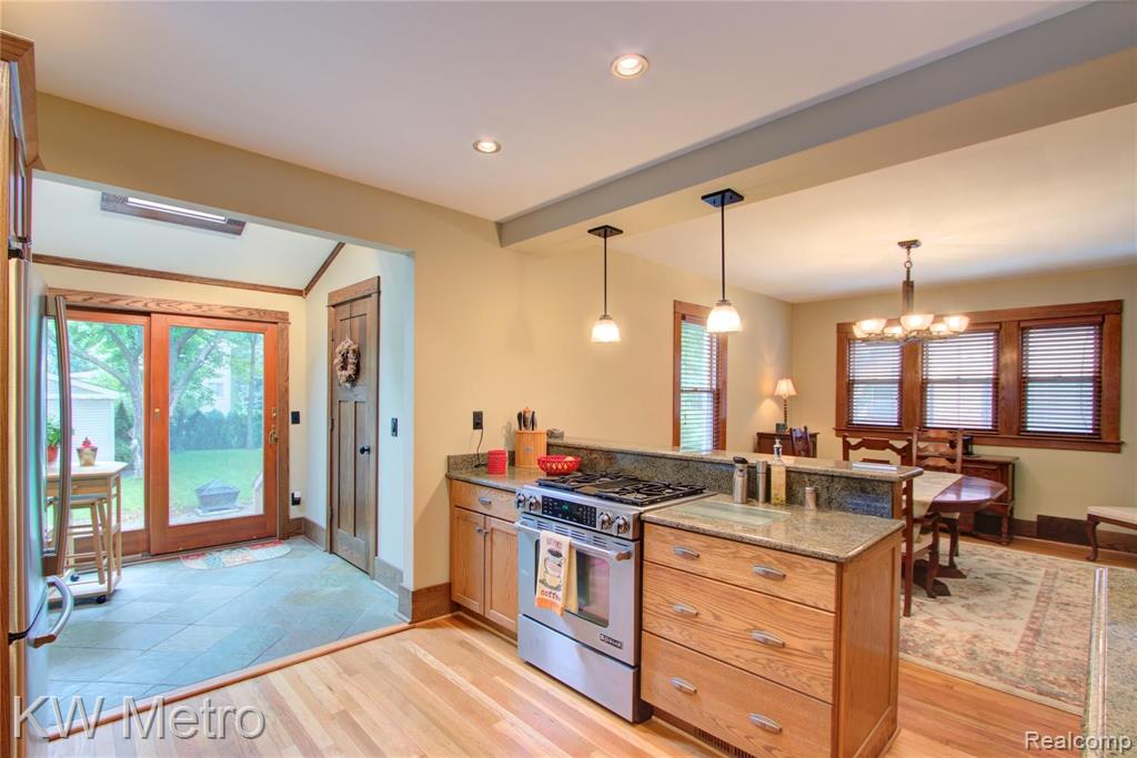 37 Devonshire Road Pleasant Ridge, MI 48069 - Photo 15 of 34