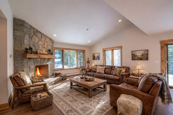 $849,000 | 4 Breezy Way, West Dover, VT 05356