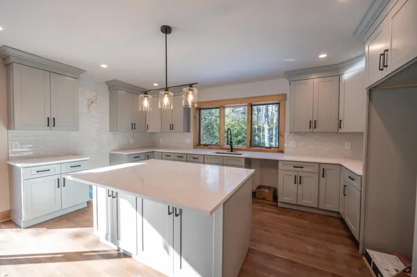 $849,000 | 4 Breezy Way, West Dover, VT 05356
