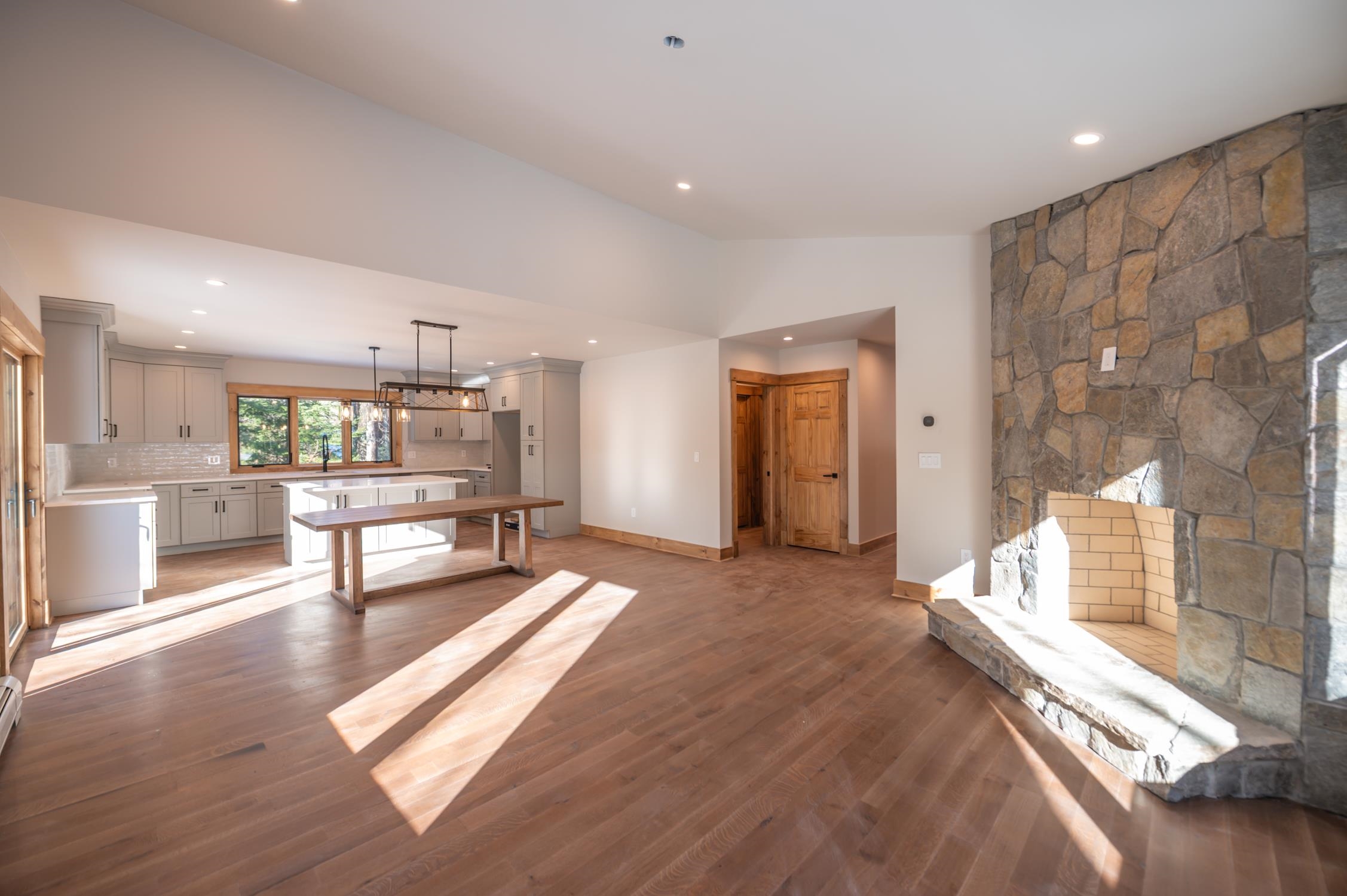 4 Breezy Way West Dover, VT 05356 - Photo 5 of 27