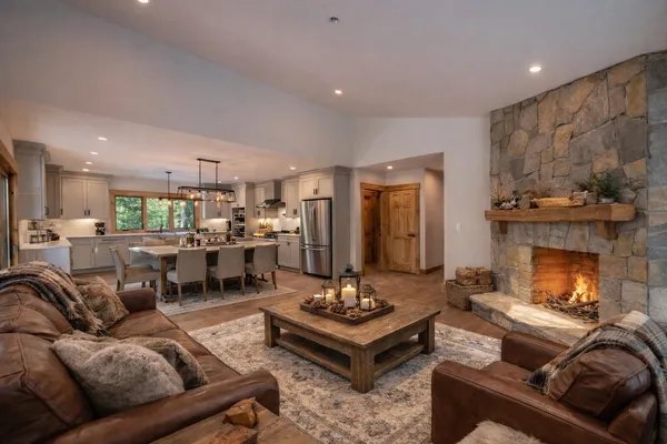 $849,000 | 4 Breezy Way, West Dover, VT 05356