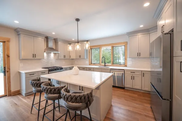 $849,000 | 4 Breezy Way, West Dover, VT 05356