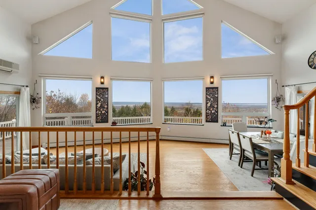 $950,000 | 135 Hillcrest Heights, St. Albans Town, VT 05478