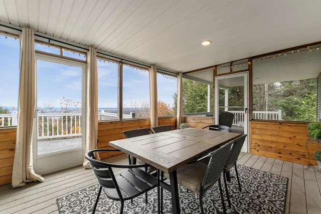 $950,000 | 135 Hillcrest Heights, St. Albans Town, VT 05478