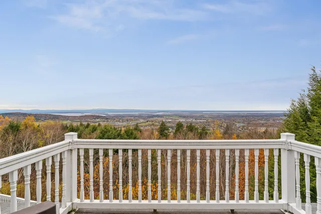 $950,000 | 135 Hillcrest Heights, St. Albans Town, VT 05478
