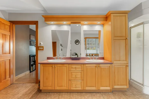 $899,000 | 135 Hillcrest Heights, St. Albans Town, VT 05478