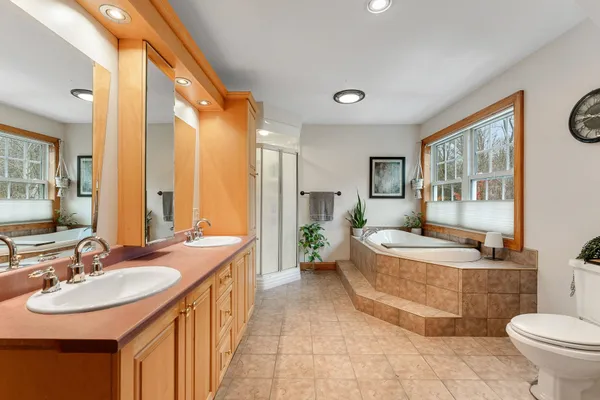 $899,000 | 135 Hillcrest Heights, St. Albans Town, VT 05478