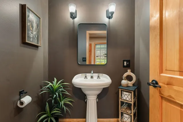 $950,000 | 135 Hillcrest Heights, St. Albans Town, VT 05478