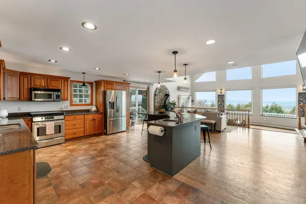 $899,000 | 135 Hillcrest Heights, St. Albans Town, VT 05478