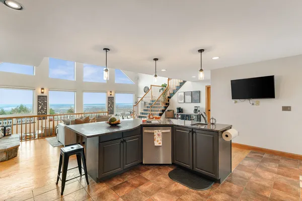 $899,000 | 135 Hillcrest Heights, St. Albans Town, VT 05478