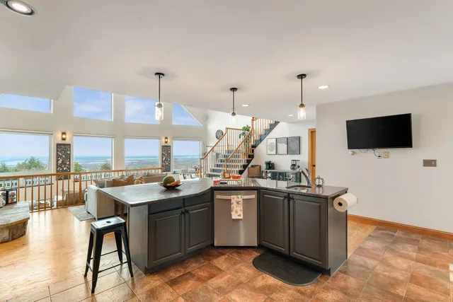 $950,000 | 135 Hillcrest Heights, St. Albans Town, VT 05478