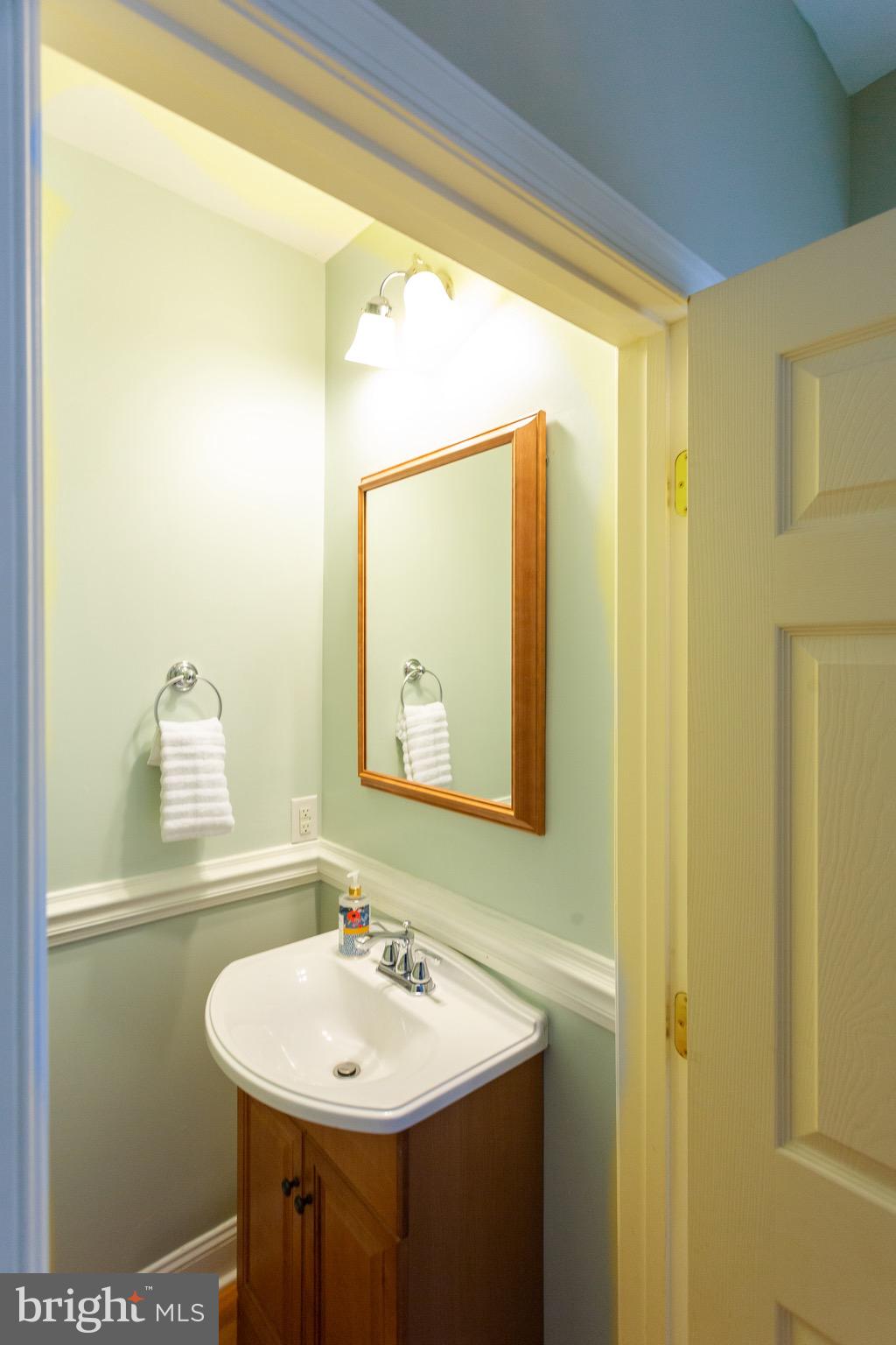 19 Bryant Street Northeast Washington, DC 20002 - Photo 14 of 44 Powder room on main level