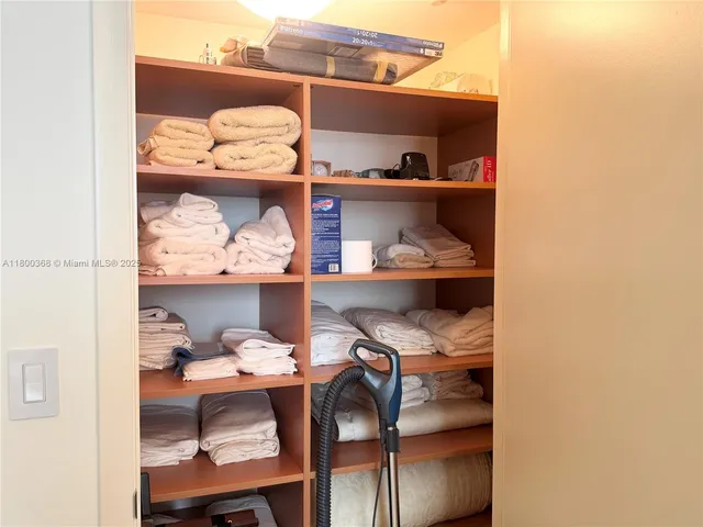 $1,275,000 | 18911 Collins Avenue, Unit 1102, Sunny Isles Beach, FL 33160