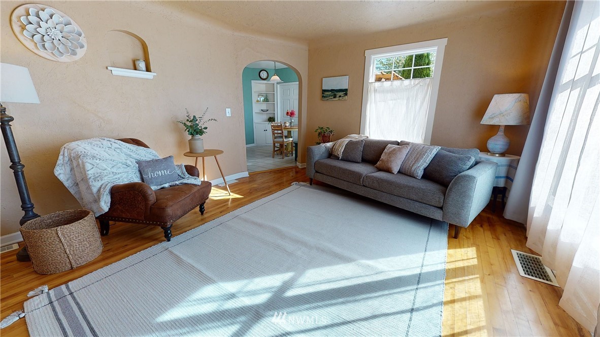 917 McLean Road Mount Vernon, WA 98273 - Photo 2 of 28 Gallery Image 2