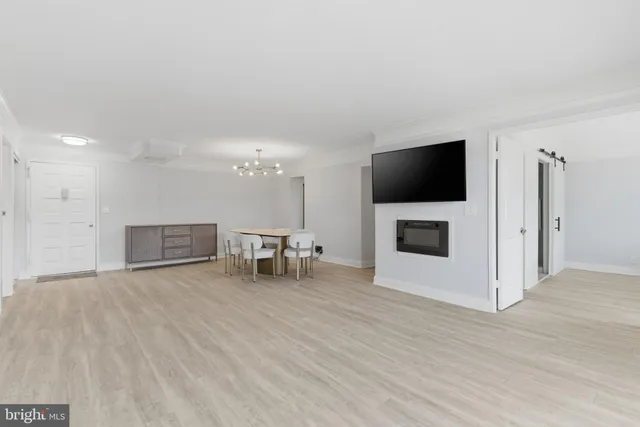 $520,000 | 8350 Greensboro Drive, Unit 517, McLean, VA 22102