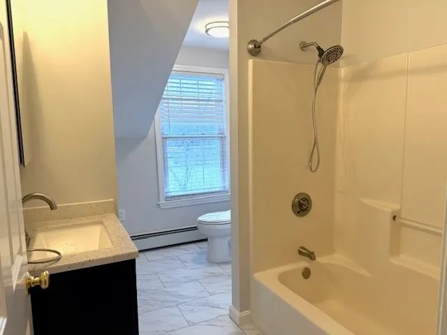 $1,900 | 51 Quaker Lane, Unit 51, Northbridge, MA 01534